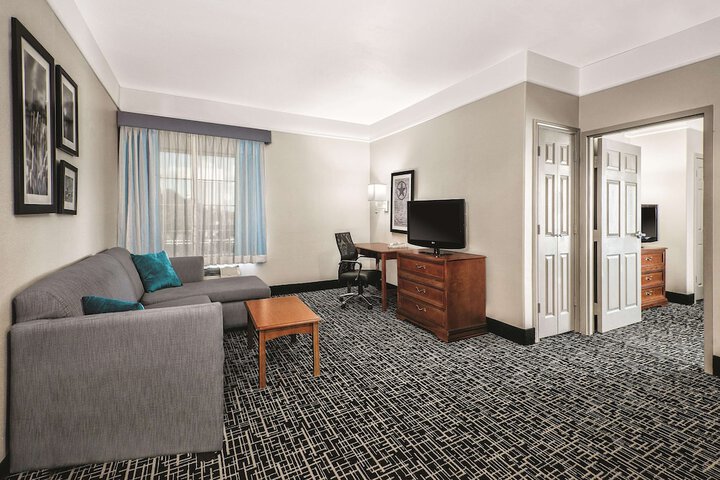 Room 16 of 40