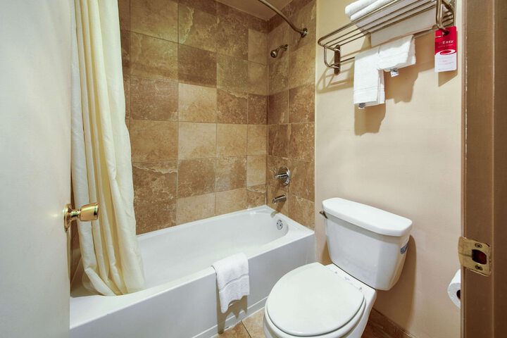 Room 15 of 28
