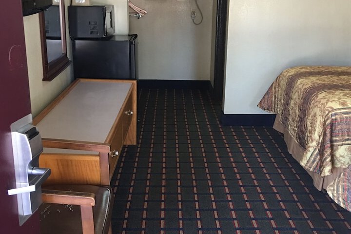 Room 66 of 80