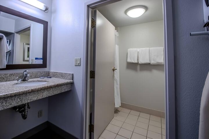 Country Inn & Suites by Radisson Convention Center