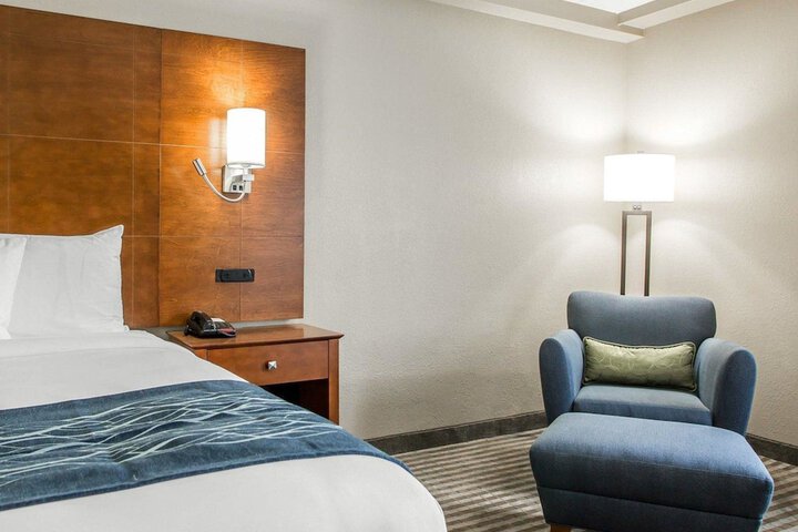 Comfort Inn Hammond I-94