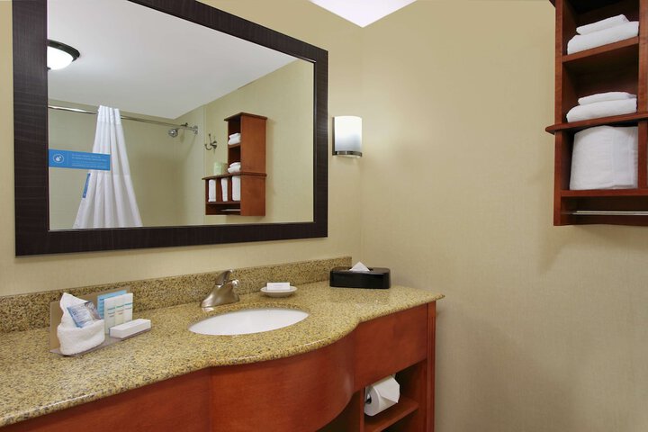 Room 32 of 39