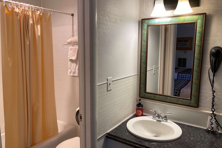 Room 10 of 38