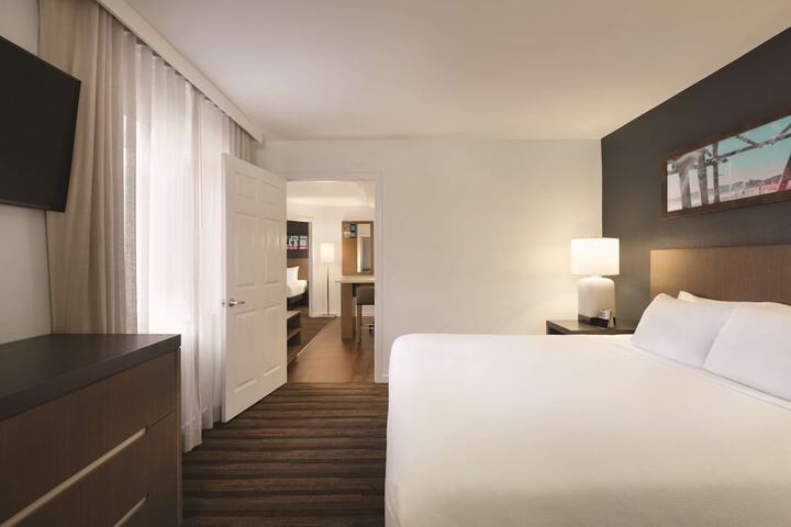 Room 14 of 34