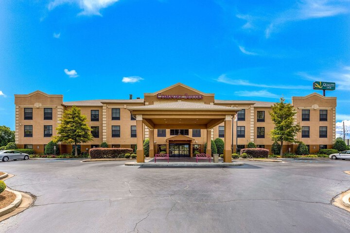 Hotel 3 of 68