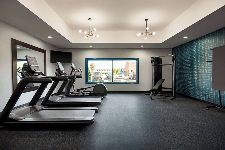 La Quinta Inn & Suites by Wyndham Gonzales LA