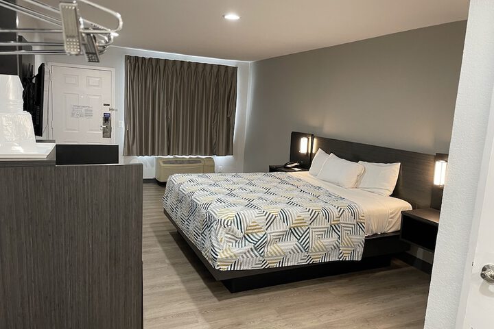 Room 5 of 34