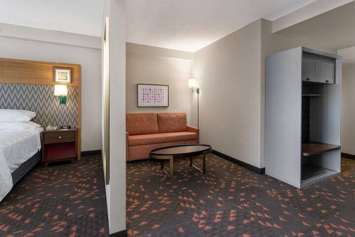 Room 28 of 39