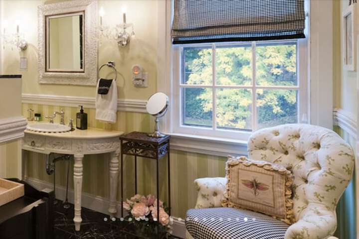 10 Fitch Luxurious Romantic Inn