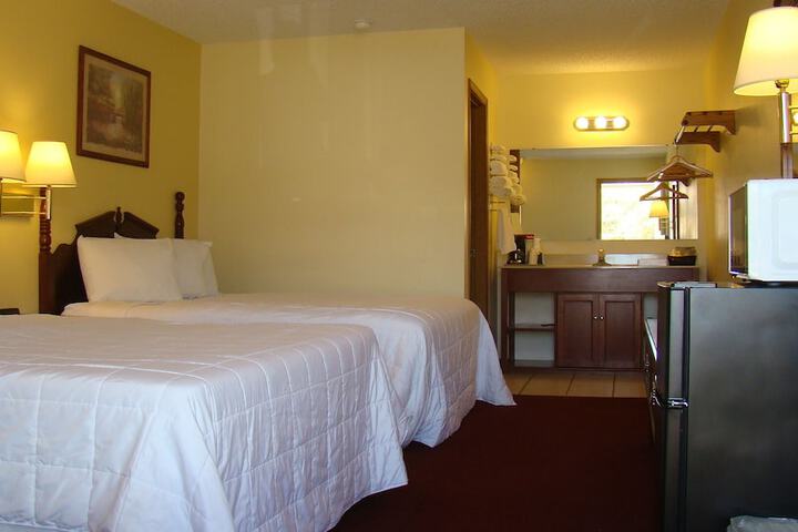 Honeysuckle Inn - Mountain View