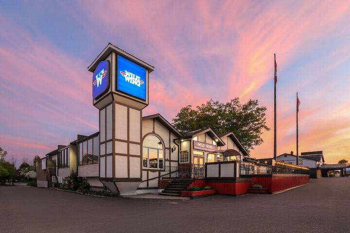 Super 8 by Wyndham Gananoque / Country Squire Resort