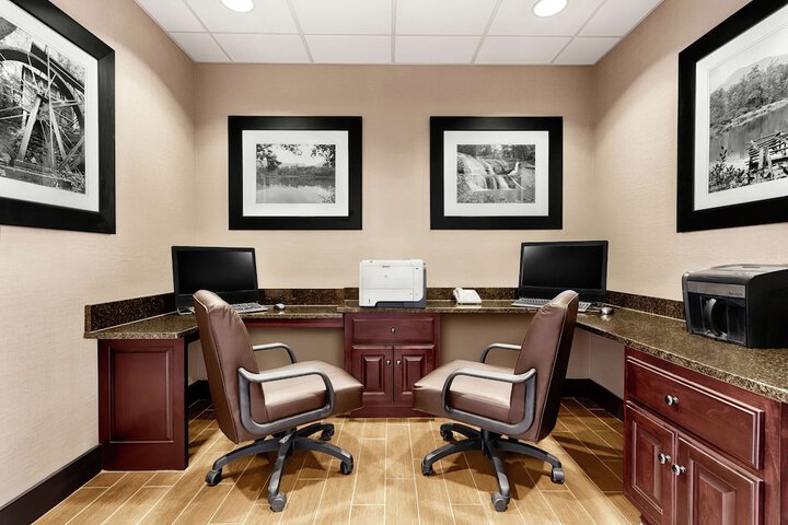 Business Center 25 of 25