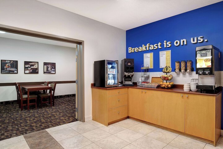 Days Inn by Wyndham Dawson Creek
