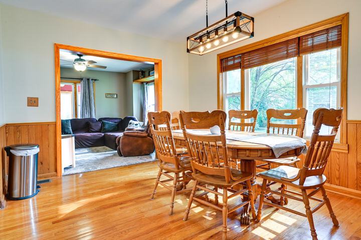 Grand Blanc Rental w / Gas Grill & Private Yard