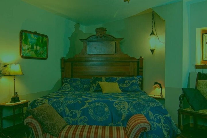 Room 11 of 12