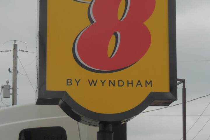 Super 8 by Wyndham Mifflinville Near Bloomsburg