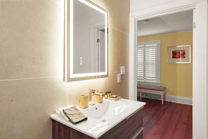 Room 53 of 70