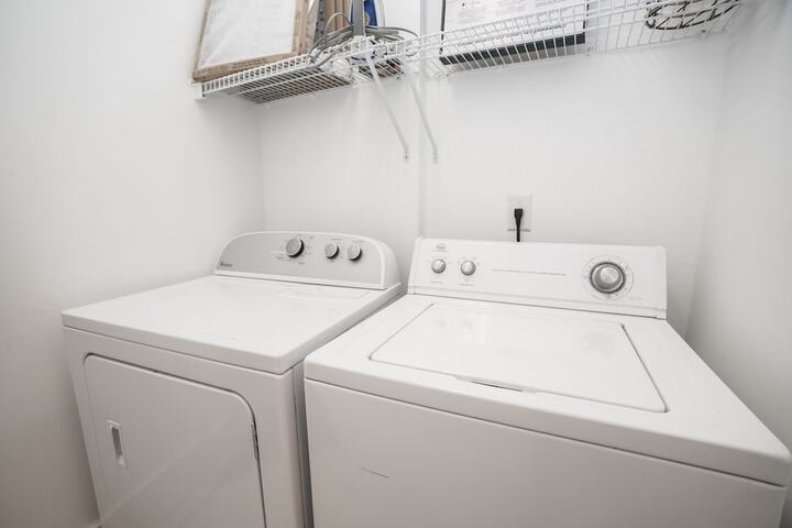Laundry 23 of 27
