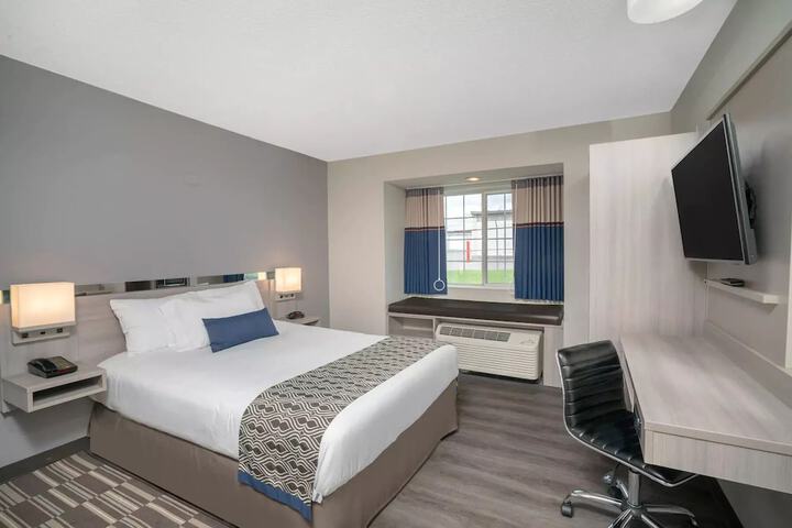 Room 16 of 18