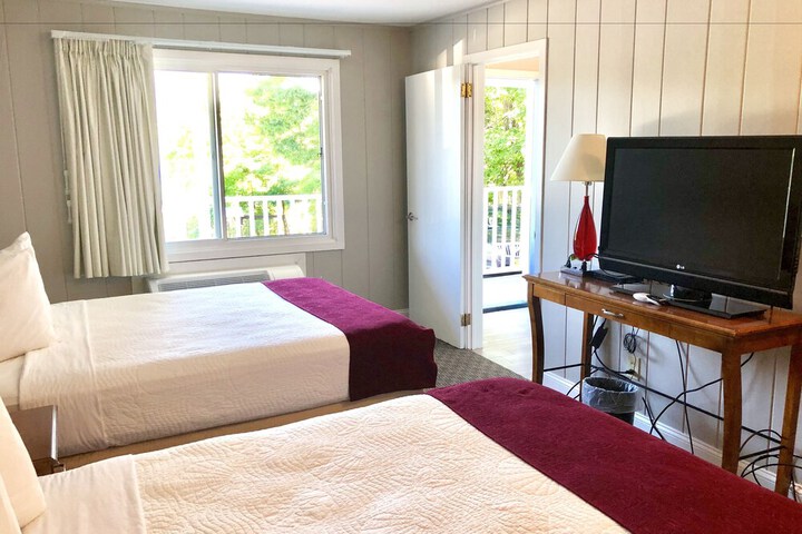 Room 32 of 48