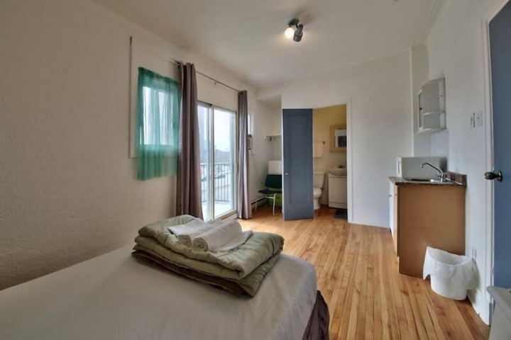 Room 7 of 25