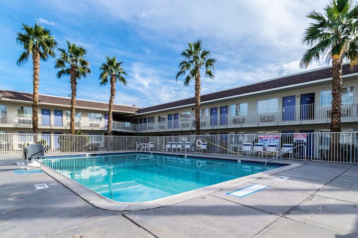 Pool 8 of 30