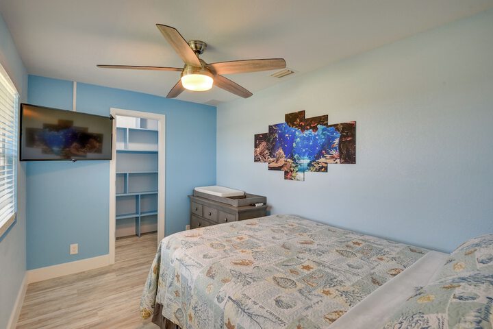 Riverfront Port Orange Home w / Dock & Slip!