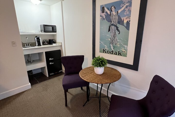 Room 12 of 32