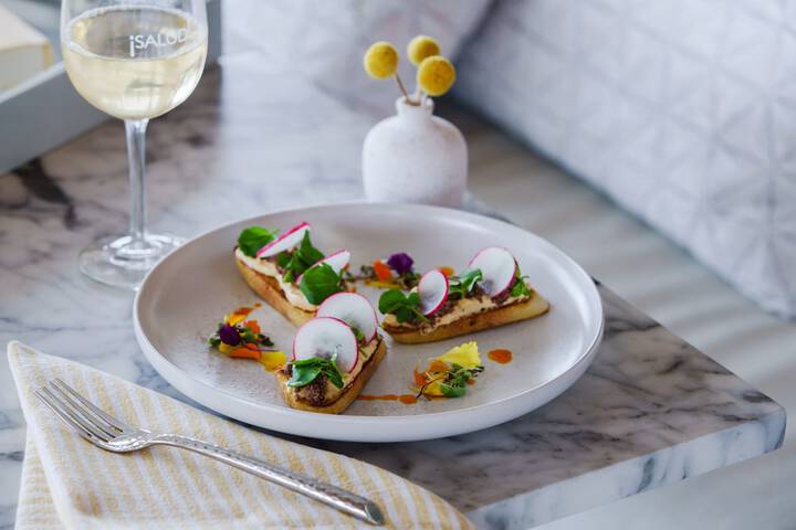 Dining 54 of 70
