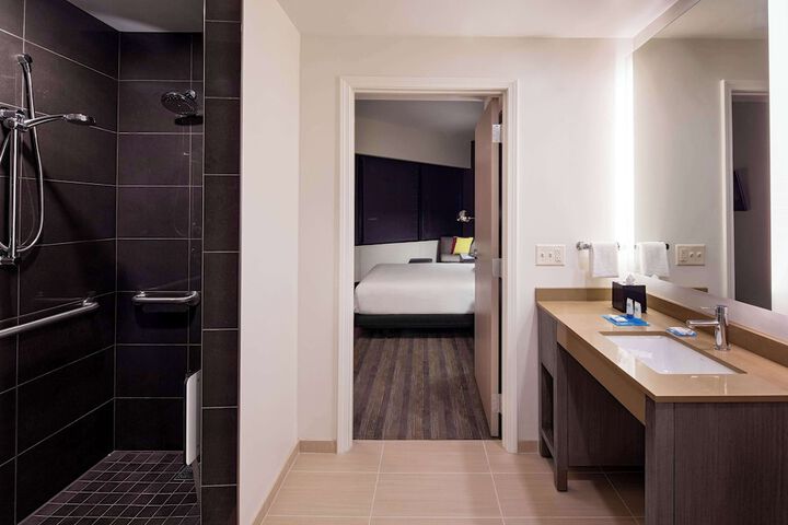Room 43 of 90