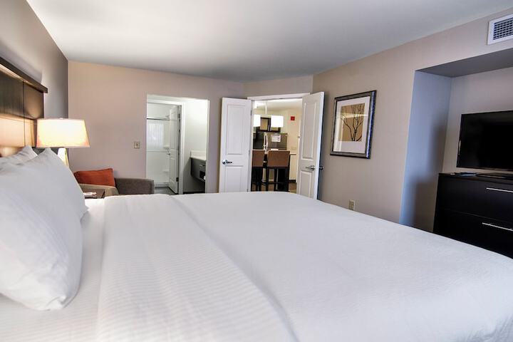 Staybridge Suites Marquette by IHG