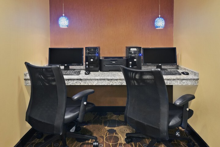 Holiday Inn Express Hotel & Suites Colby by IHG