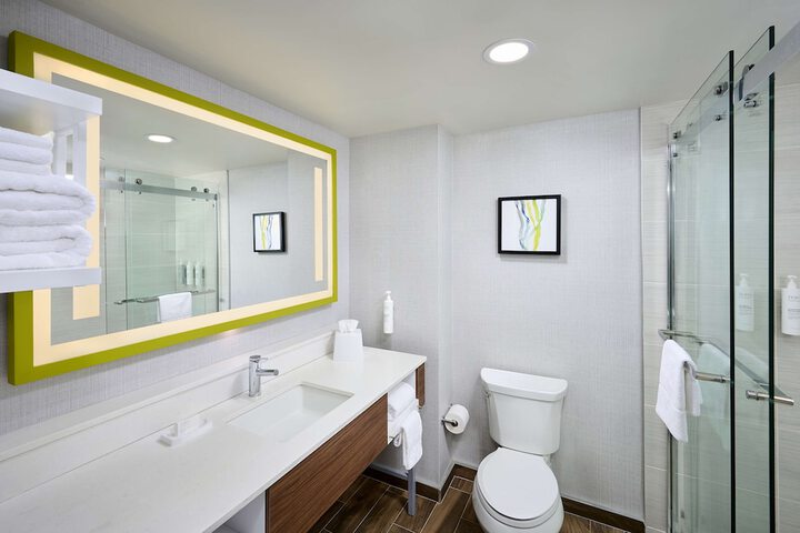 Room 14 of 22
