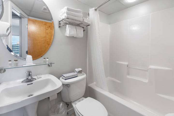 Starlux Hotel