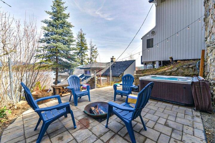 Lakefront Honeymoon Bay Studio Cottage