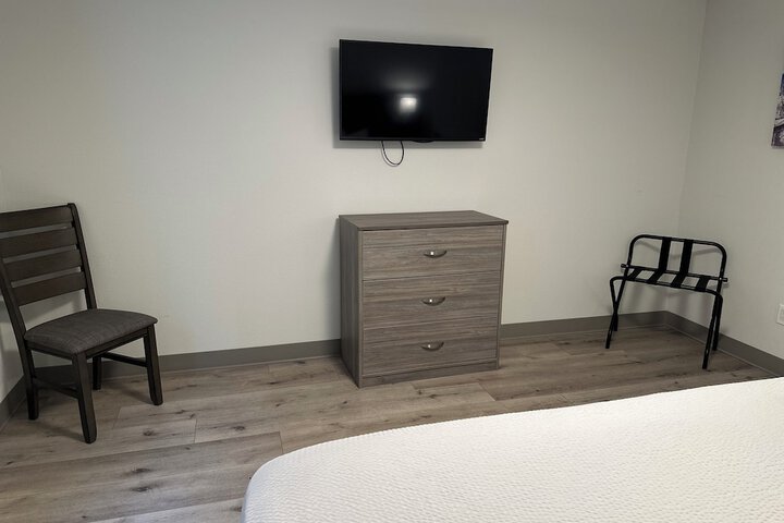 Room 65 of 124