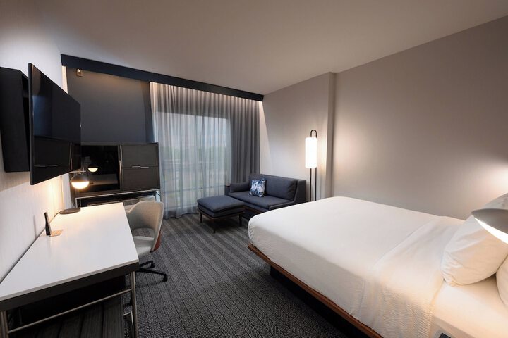 Room 9 of 23