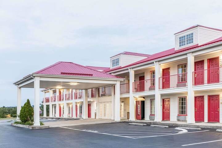 Hotel 3 of 13