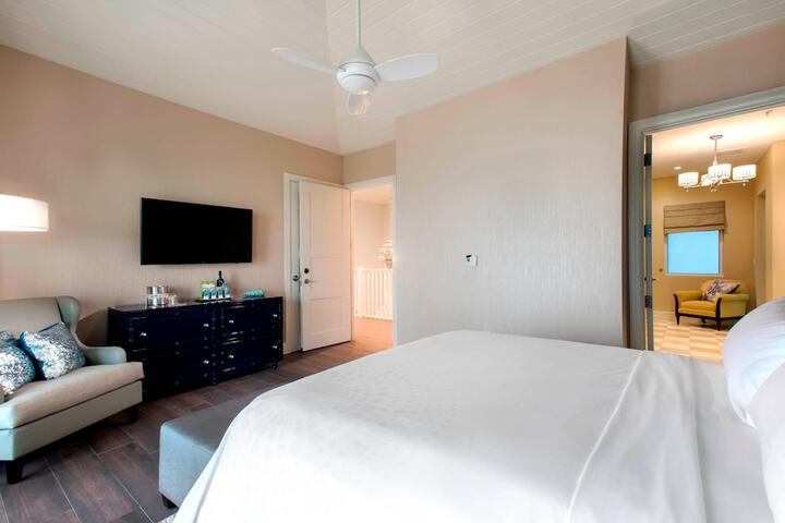 Playa Largo Resort & Spa Autograph Collection