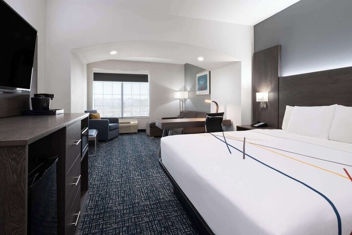 Room 28 of 60