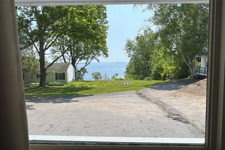 High Tide Inn