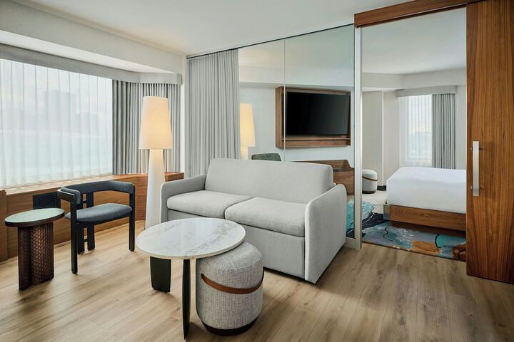Ômage Hotel Montreal Laval, a Tribute Portfolio Hotel