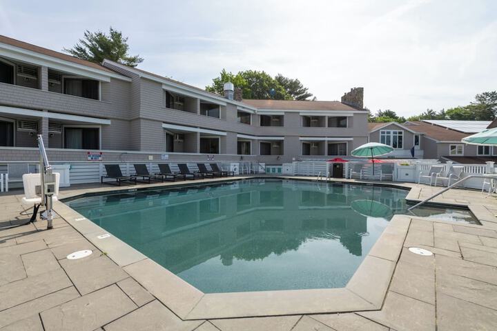 The Meadowmere Resort