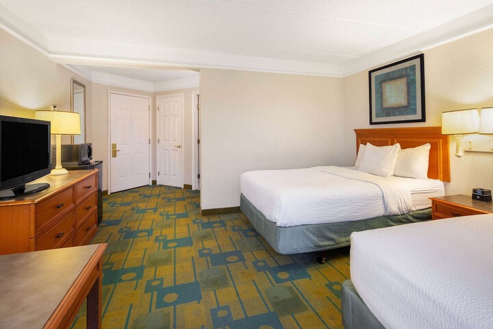 La Quinta Inn & Suites by Wyndham Ft. Lauderdale Plantation