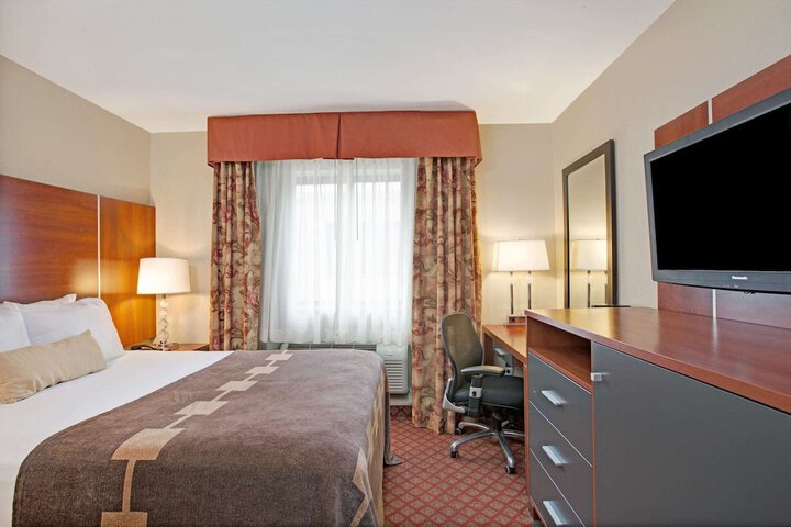 Room 18 of 30