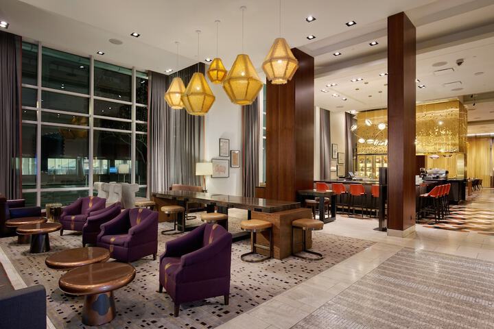 Lounge 113 of 118