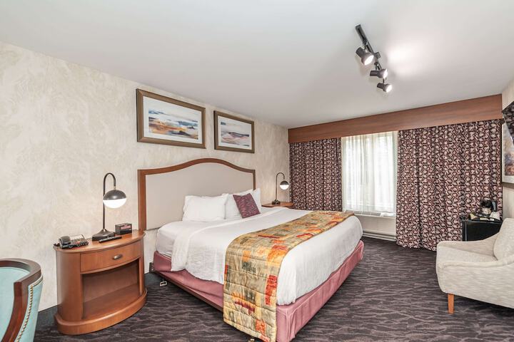 Room 33 of 66