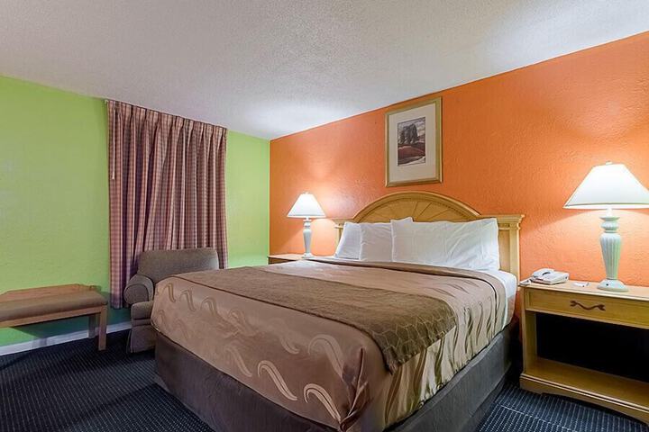 Room 9 of 26