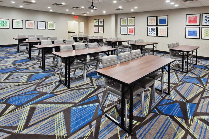 Holiday Inn Express & Suites Rome-East by IHG