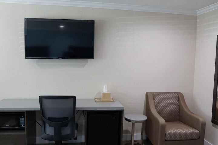 Room 8 of 35